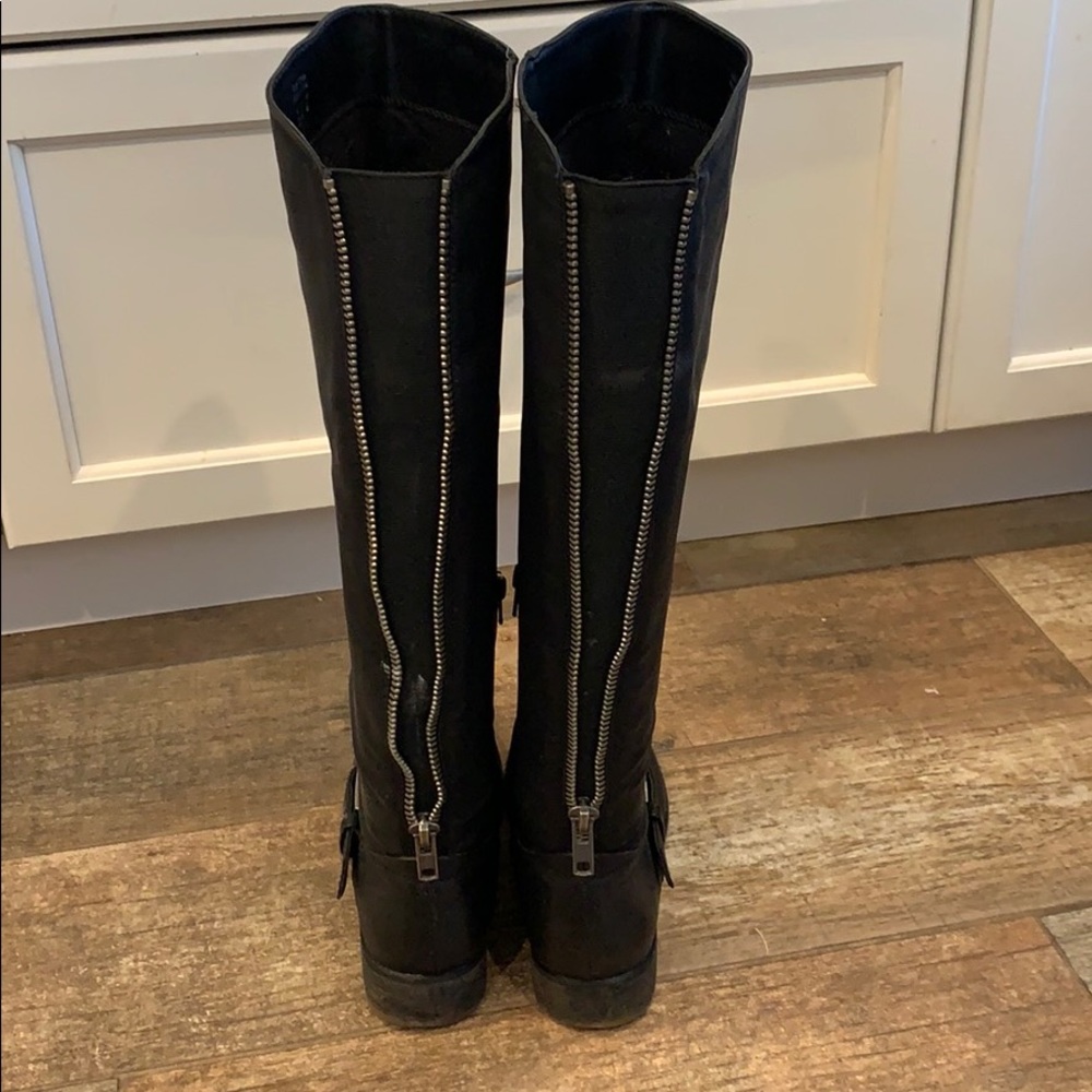 Boots - Picture 3 of 5